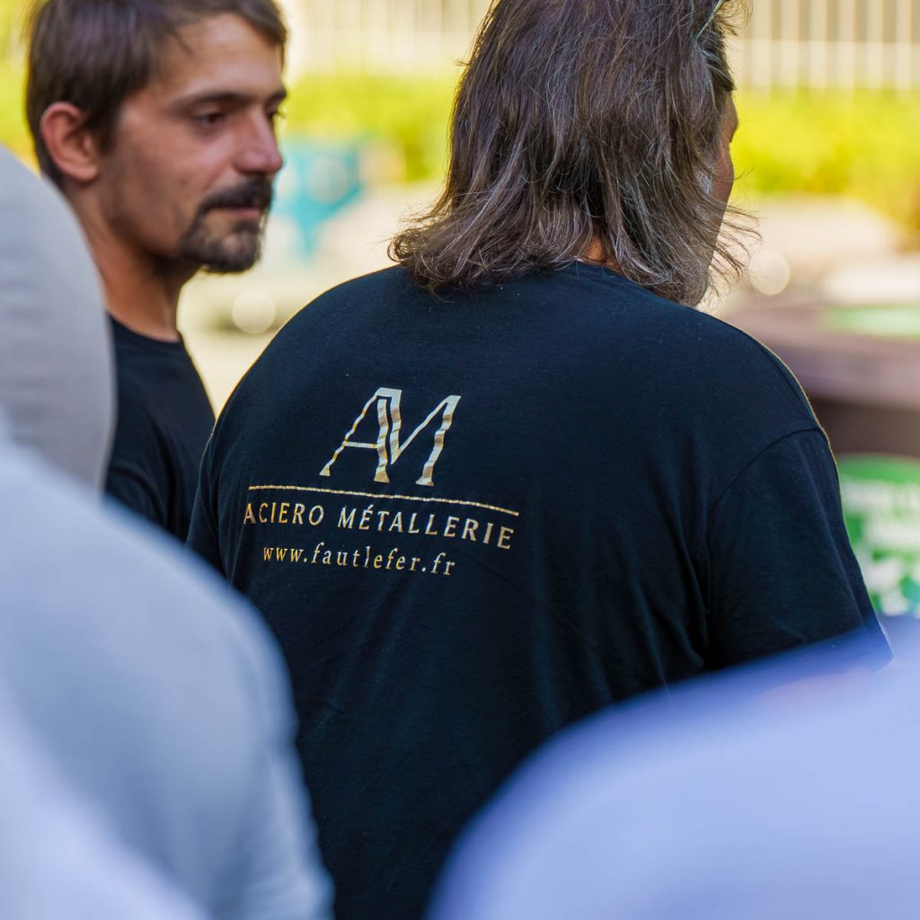 Participants lors d’un événement professionnel FFB30 photographié sur le vif