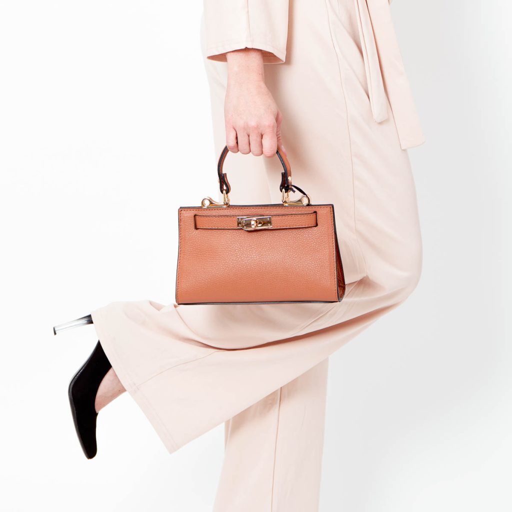 shooting prêt-à-porter en studio pour une collection mode féminine