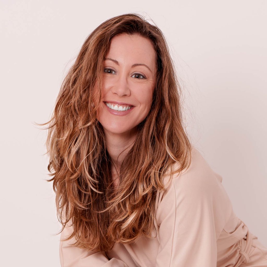 shooting prêt-à-porter en studio pour une collection mode féminine